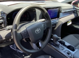 Toyota Camry LE (Natl) 2026