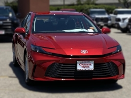 Toyota Camry LE (Natl) 2026