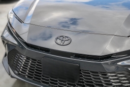 Toyota Camry SE (Natl) 2026