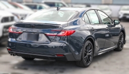 Toyota Camry SE (Natl) 2026