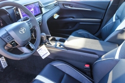 Toyota Camry SE (Natl) 2026