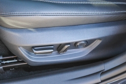Toyota Camry SE (Natl) 2026