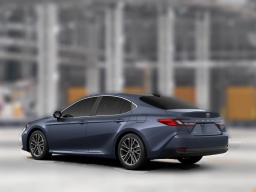 Toyota Camry XLE (Natl) 2026