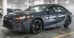 Toyota Camry SE (Natl) 2026