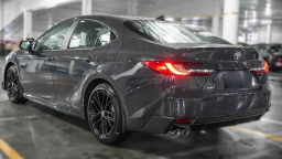 Toyota Camry SE (Natl) 2026