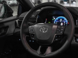 Toyota Camry SE (Natl) 2026