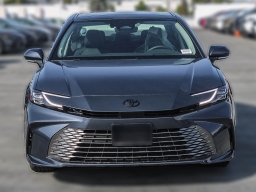 Toyota Camry XLE (Natl) 2026