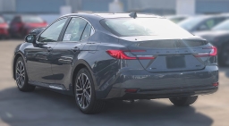 Toyota Camry XLE (Natl) 2026