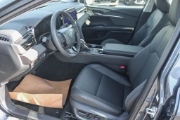 Toyota Camry XLE (Natl) 2026