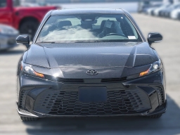 Toyota Camry SE (Natl) 2026