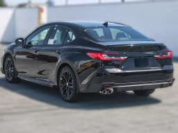 Toyota Camry SE (Natl) 2026
