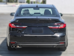 Toyota Camry SE (Natl) 2026