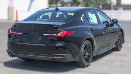 Toyota Camry SE (Natl) 2026