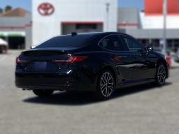 Toyota Camry XLE (Natl) 2026