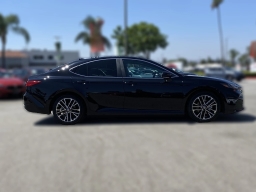 Toyota Camry XLE (Natl) 2026