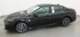Toyota Camry XLE AWD (Natl) 2026