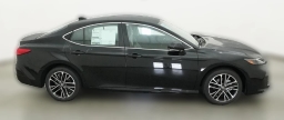 Toyota Camry XLE AWD (Natl) 2026