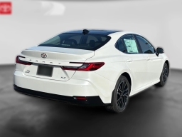 Toyota Camry XLE AWD (Natl) 2026
