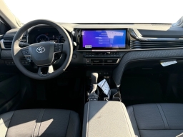 Toyota Camry XLE AWD (Natl) 2026