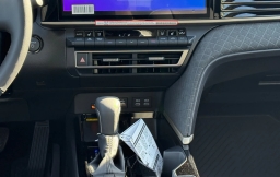 Toyota Camry XLE AWD (Natl) 2026