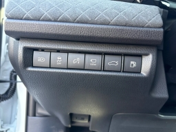Toyota Camry XLE AWD (Natl) 2026