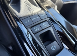 Toyota Camry XLE AWD (Natl) 2026