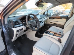 Honda Odyssey Touring Auto 2026