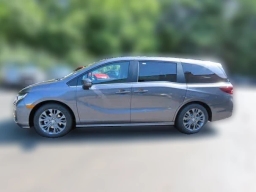 Honda Odyssey Touring Auto 2026