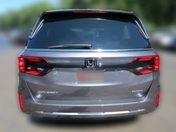 Honda Odyssey Touring Auto 2026