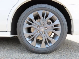 Honda Odyssey Touring Auto 2026