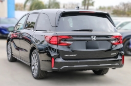 Honda Odyssey Touring Auto 2026