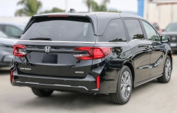 Honda Odyssey Touring Auto 2026