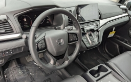 Honda Odyssey Touring Auto 2026