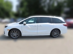 Honda Odyssey Touring Auto 2026