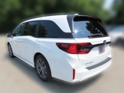 Honda Odyssey Touring Auto 2026