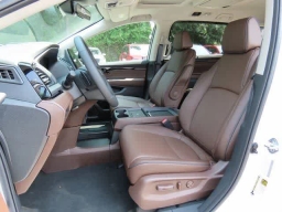 Honda Odyssey Touring Auto 2026