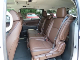 Honda Odyssey Touring Auto 2026