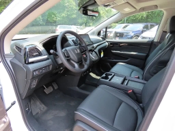 Honda Odyssey Touring Auto 2026