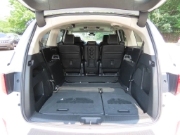 Honda Odyssey Touring Auto 2026