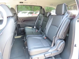 Honda Odyssey Touring Auto 2026