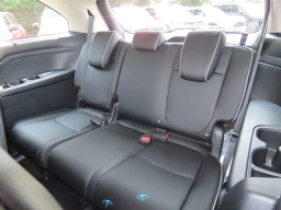 Honda Odyssey Touring Auto 2026