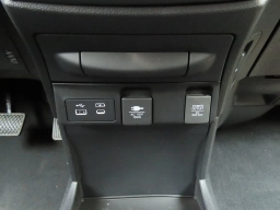 Honda Odyssey Touring Auto 2026