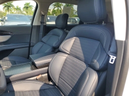 Lincoln Nautilus Reserve AWD 2025