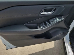 Nissan Rogue Dark Armor FWD 2026