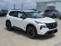 Nissan Rogue Dark Armor FWD 2026