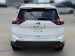 Nissan Rogue Dark Armor FWD 2026