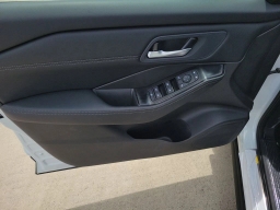 Nissan Rogue Dark Armor FWD 2026