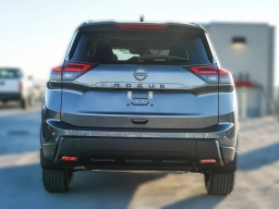 Nissan Rogue Dark Armor FWD 2026