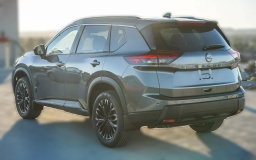 Nissan Rogue Dark Armor FWD 2026