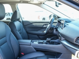 Nissan Rogue Dark Armor FWD 2026